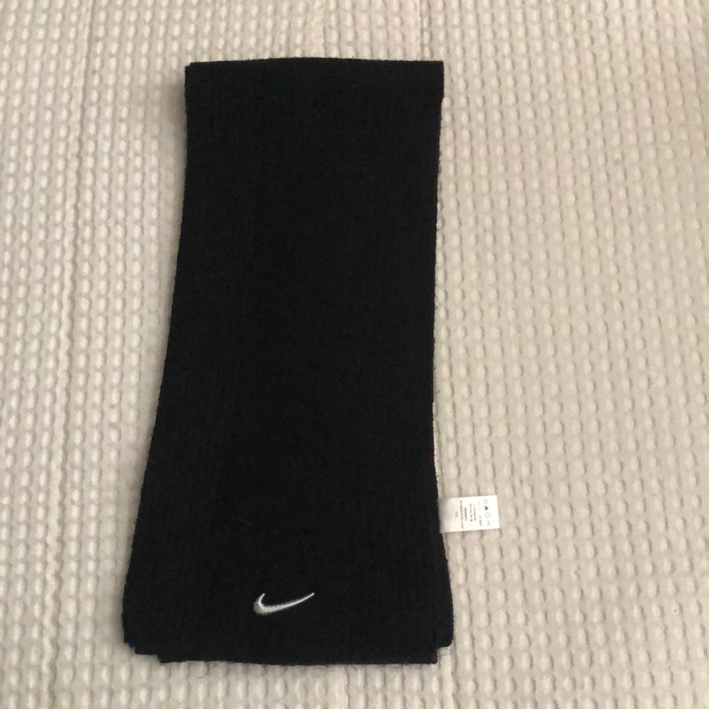 COPY - Nike Scarf
